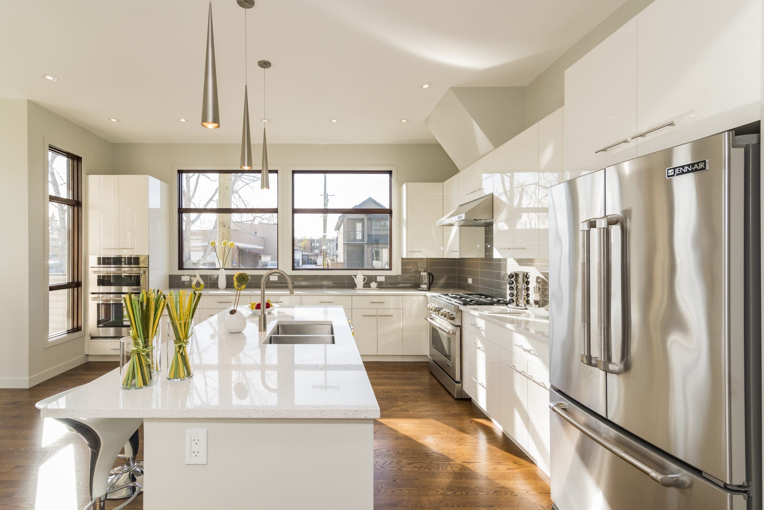 A sparkling clean modern kitchen